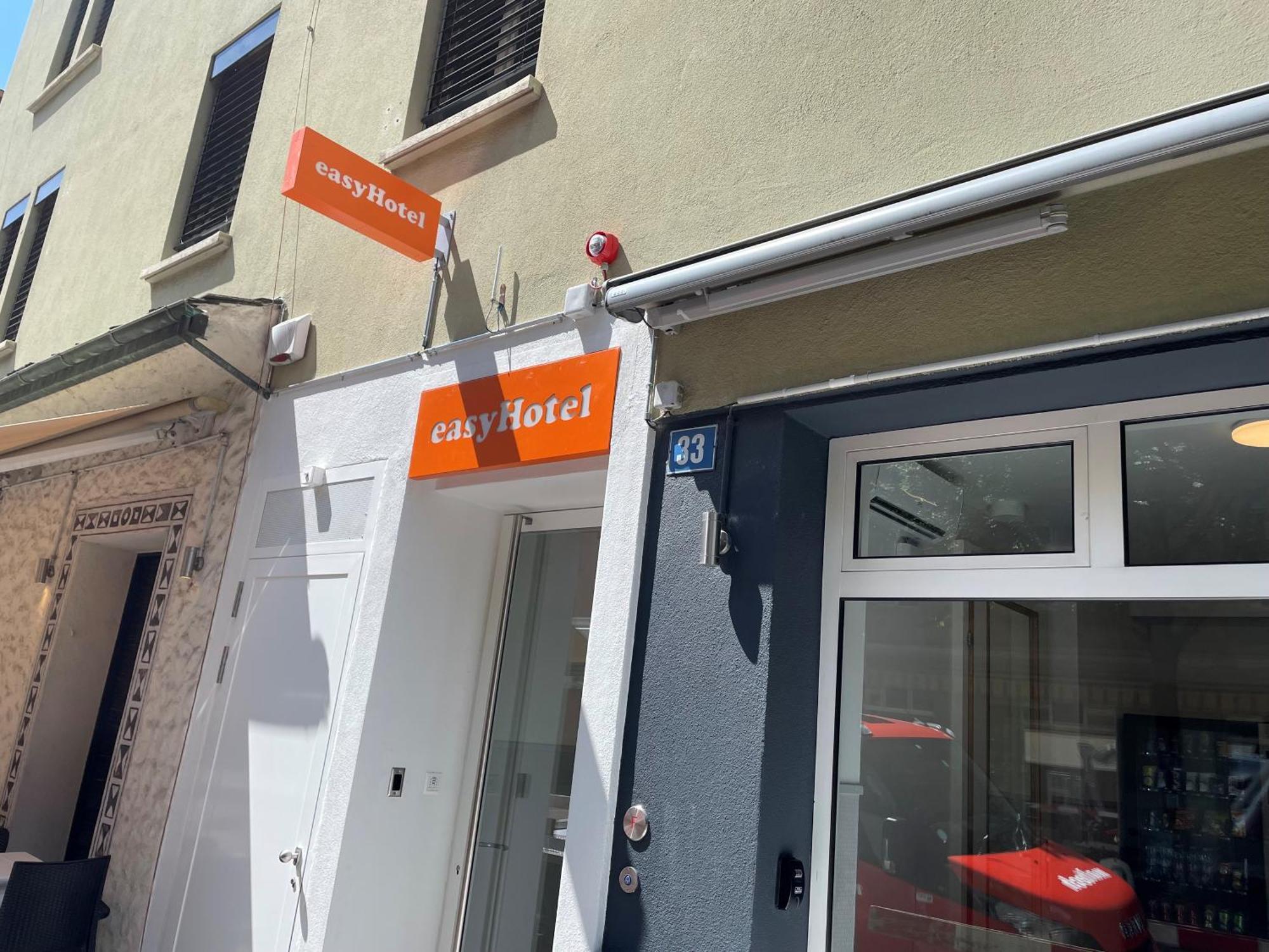 Easyhotel Zuerich Main Station エクステリア 写真
