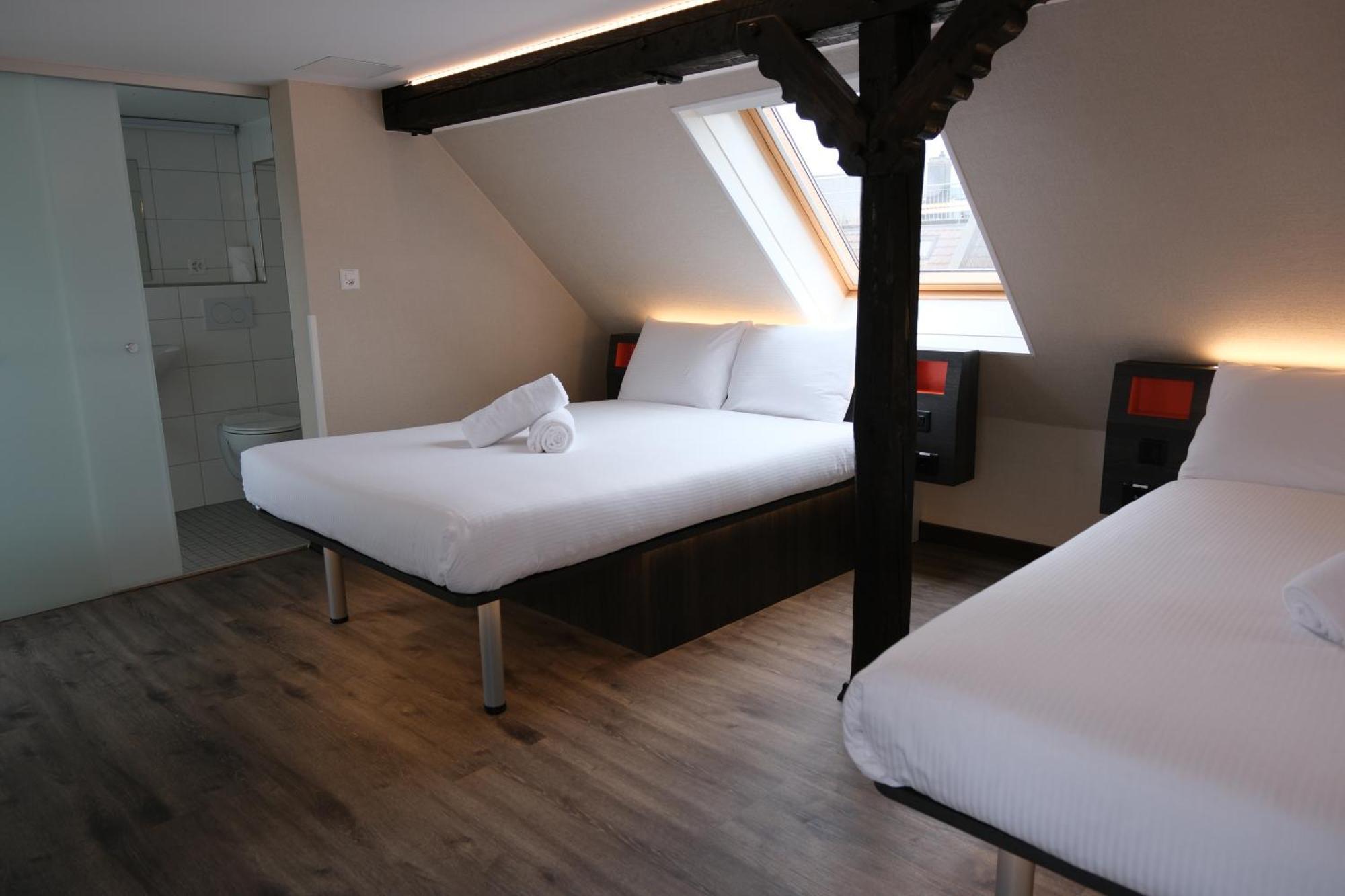 Easyhotel Zuerich Main Station エクステリア 写真