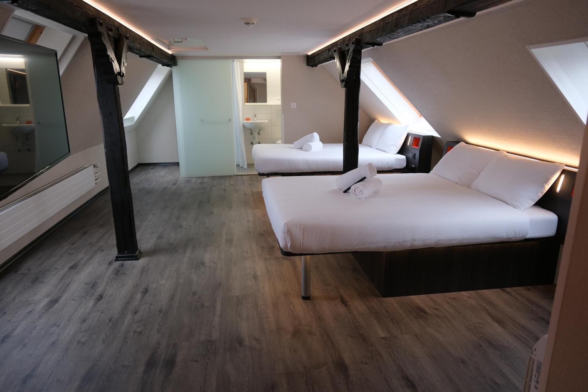 Easyhotel Zuerich Main Station 部屋 写真